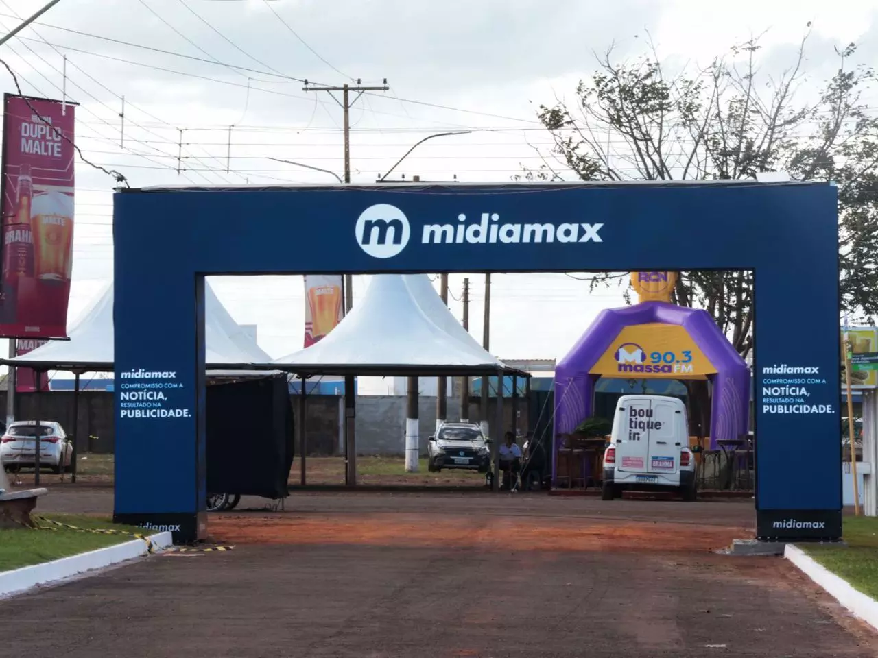 Pórtico de credenciamento com sinalização em Brasília