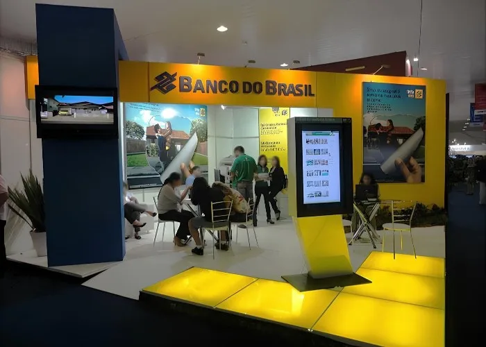 Estande institucional do Banco do Brasil em feira de negócios, projeto Mobicom