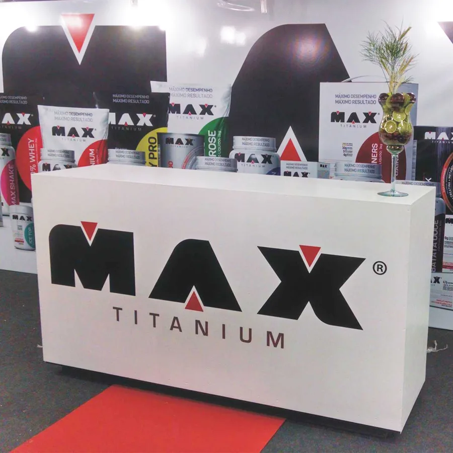 Balcão 2m, 4 portas, 2 prateleiras, chave